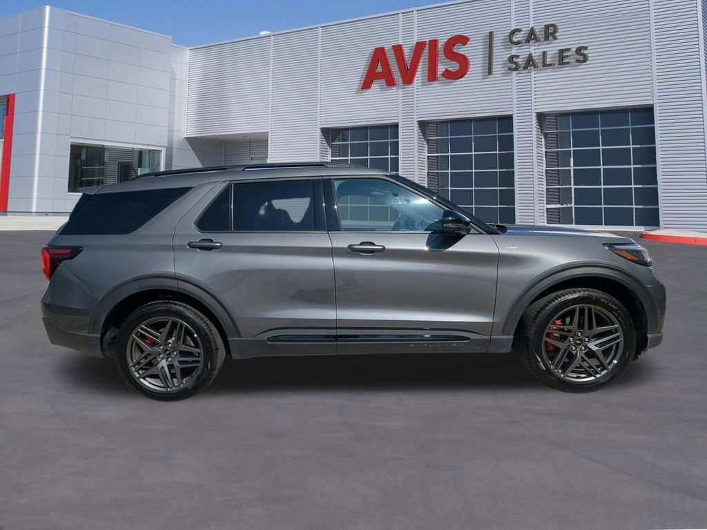 Used 2025 Ford Explorer ST-Line w/ ST-Line Street Pack image 5