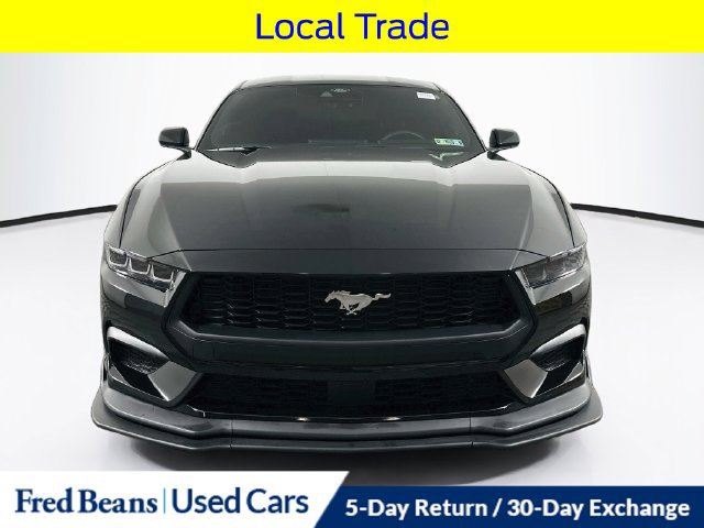 Used 2025 Ford Mustang Coupe RWD image 2
