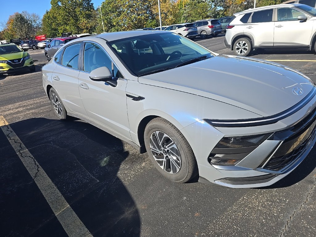 Used 2026 Hyundai Sonata Blue FWD image 1