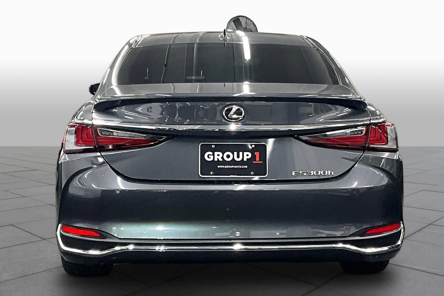 Used 2023 Lexus ES 300h w/ Premium Package FWD image 5
