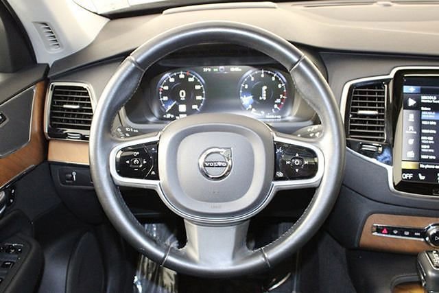 Used 2021 Volvo XC90 T6 Momentum w/ Protection Package Premier image 26