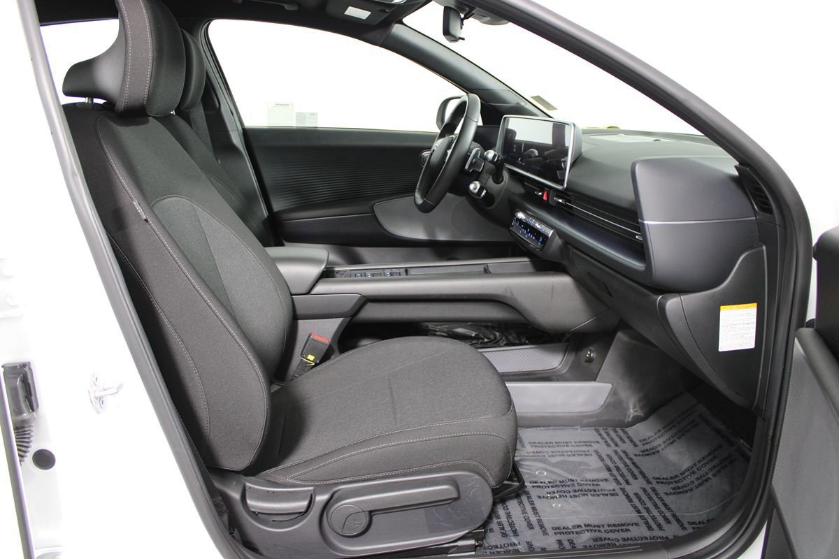 Used 2024 Hyundai Ioniq 6 SE RWD image 9