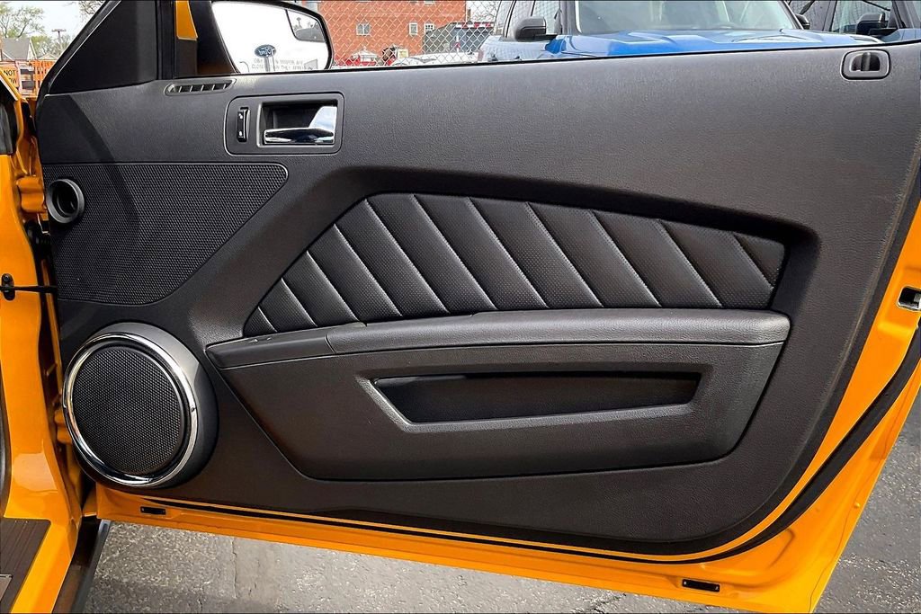 Used 2011 Ford Mustang GT Premium w/ GT Coupe Accessory Pkg 5 RWD image 21