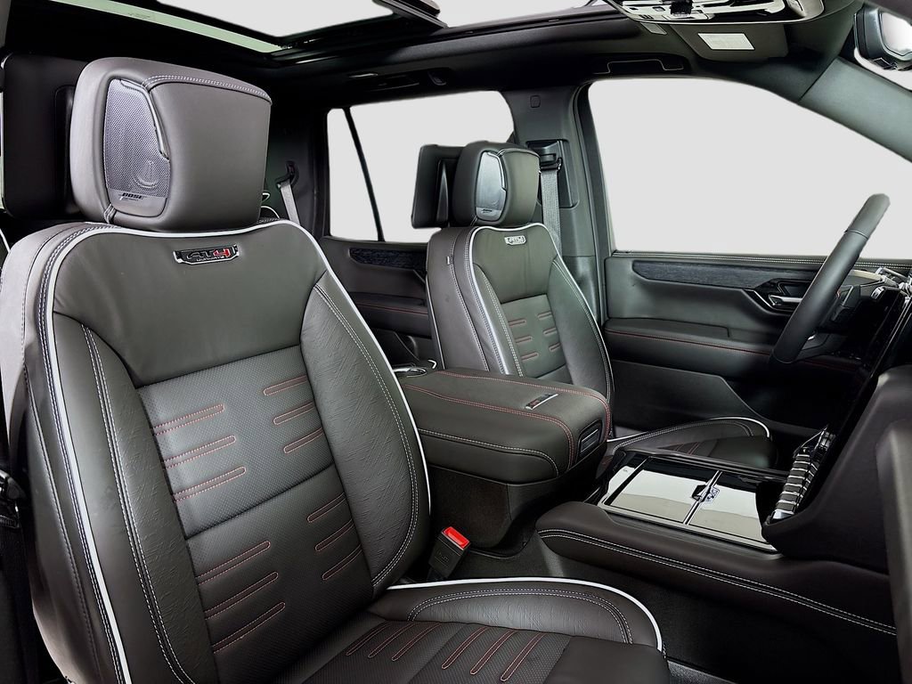 New 2026 GMC Yukon AT4 Ultimate w/ LPO, Floor Liner Package image 31