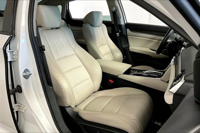Used 2022 Honda Accord Touring image 7