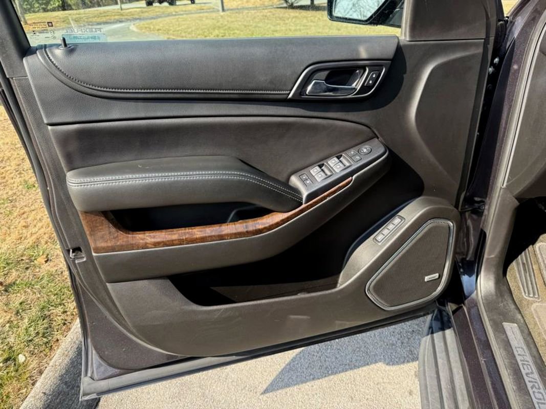 Used 2018 Chevrolet Suburban LT image 15