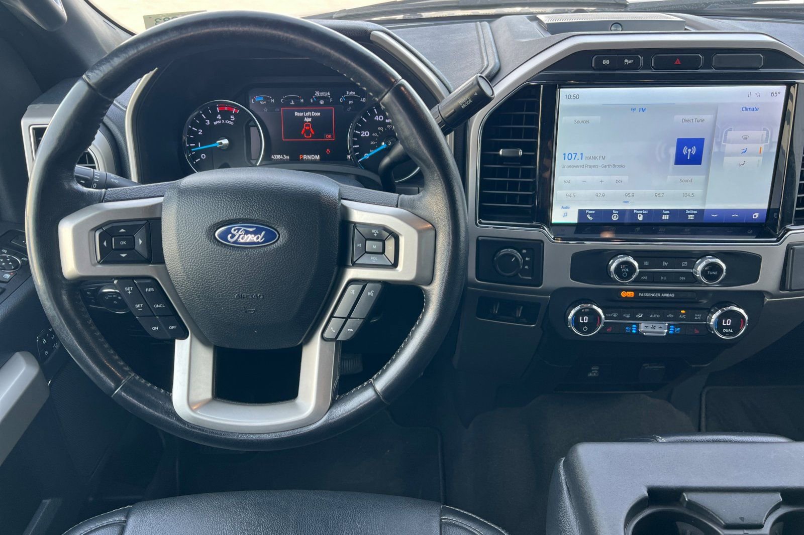 Used 2022 Ford F350 Lariat w/ Lariat Ultimate Package image 11