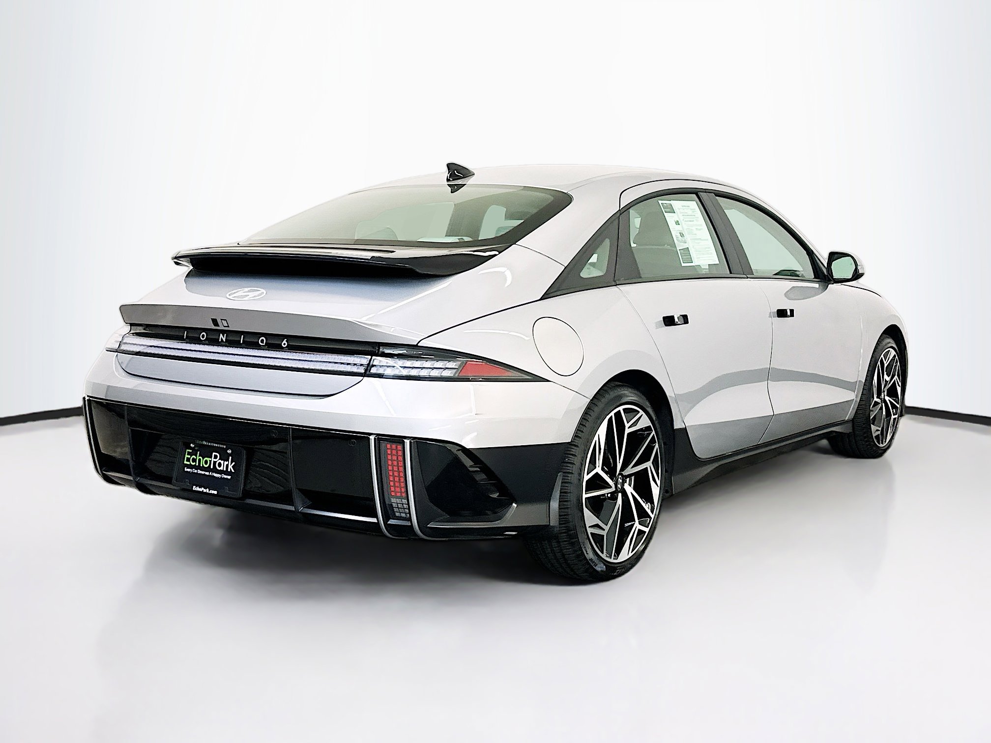 Used 2024 Hyundai Ioniq 6 SEL AWD/4WD image 9