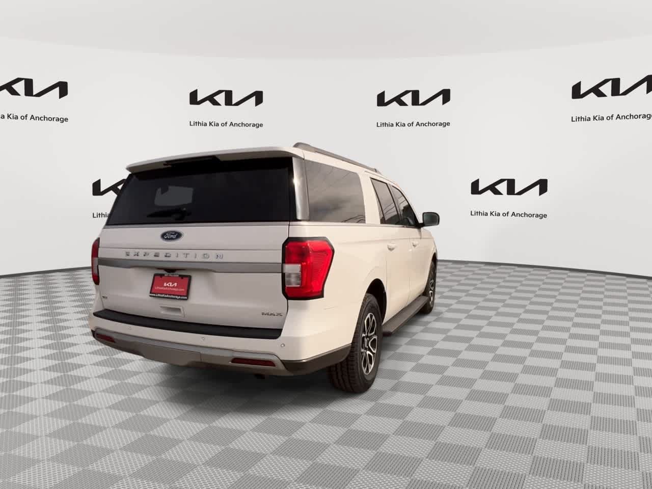 Used 2024 Ford Expedition Max XLT AWD/4WD image 8