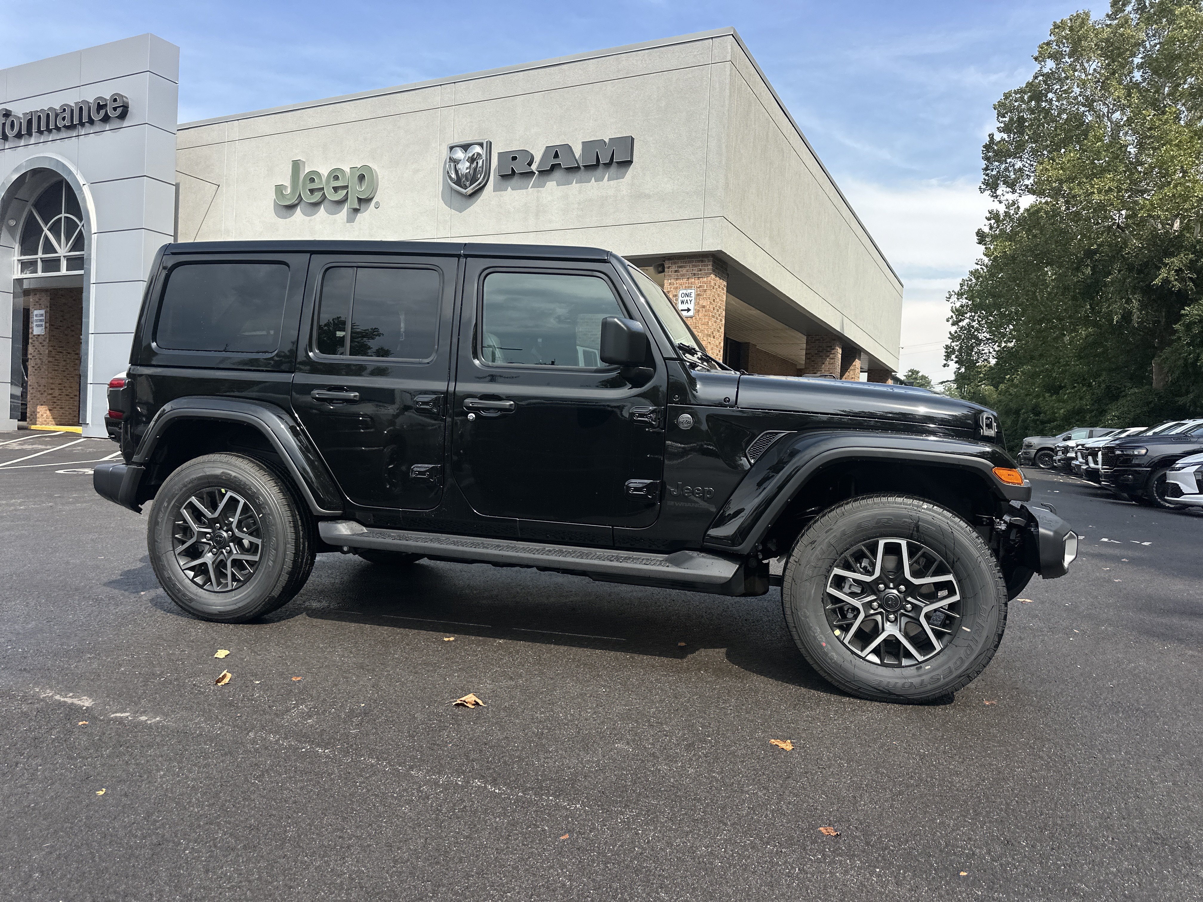 New 2027 Jeep Wrangler Unlimited Sahara AWD/4WD image 17