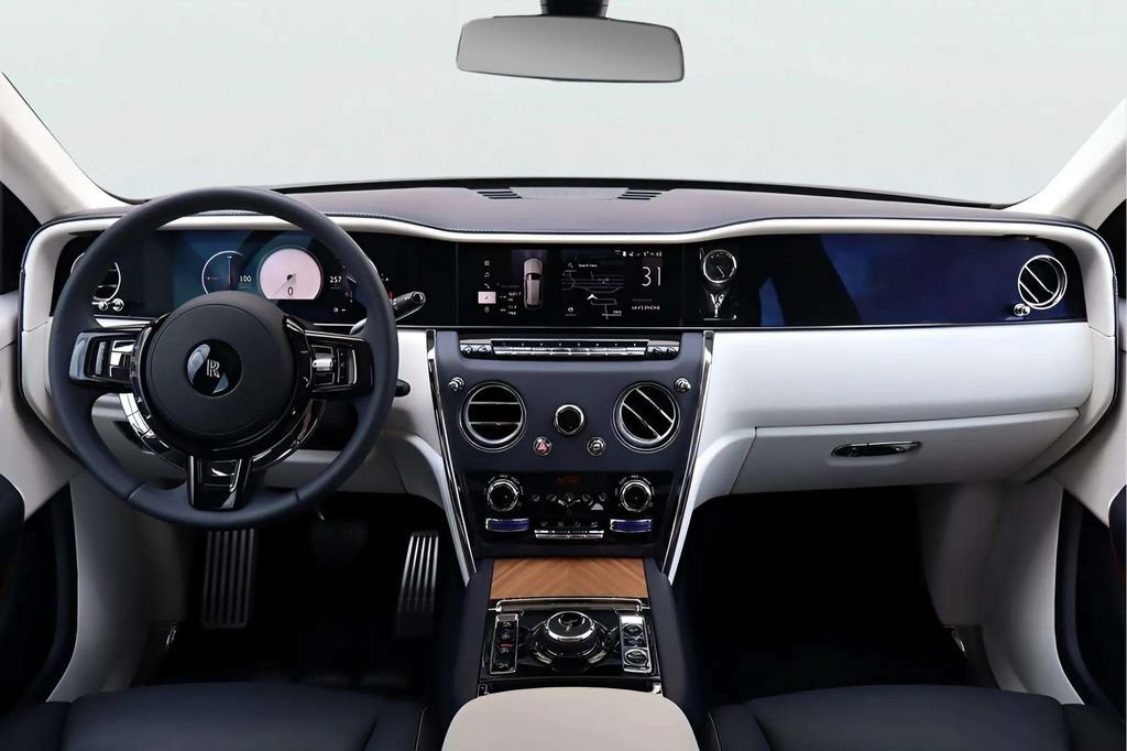 Certified 2026 Rolls-Royce Cullinan AWD/4WD image 4