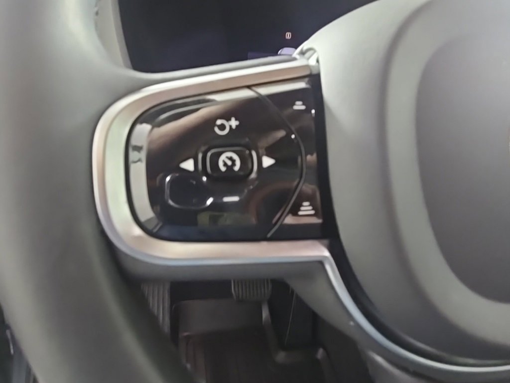 Certified 2023 Volvo XC60 B5 Plus w/ Climate Package image 23