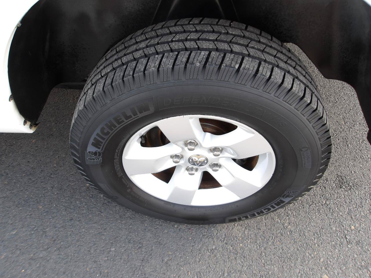 Used 2014 RAM 1500 ST w/ SXT Appearance Group AWD/4WD image 24