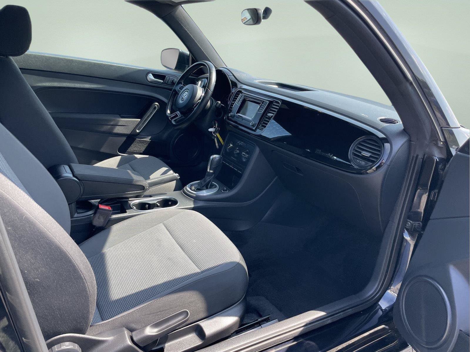 Used 2018 Volkswagen Beetle 2.0T FWD image 21