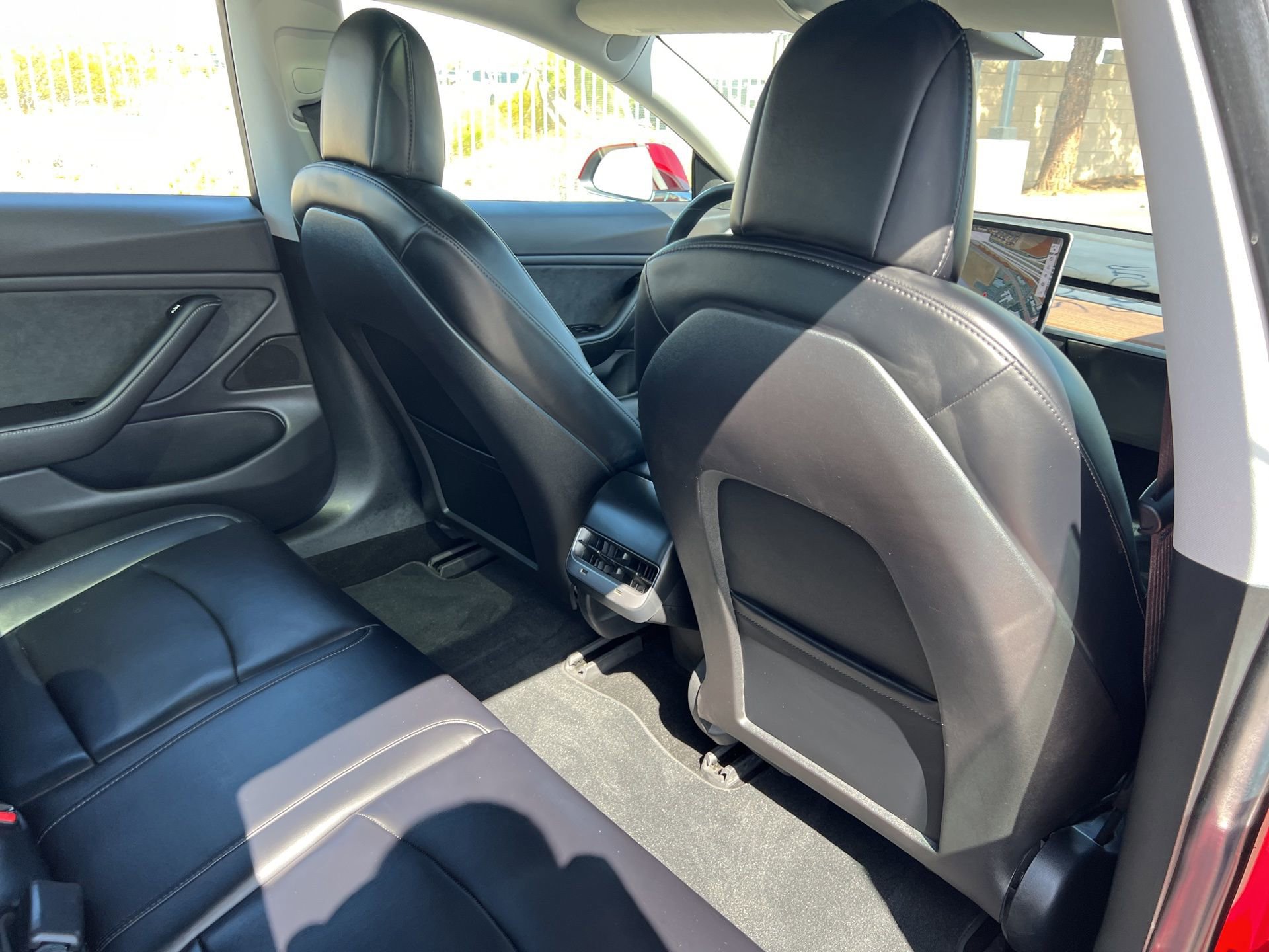 Used 2018 Tesla Model 3 Long Range RWD image 18