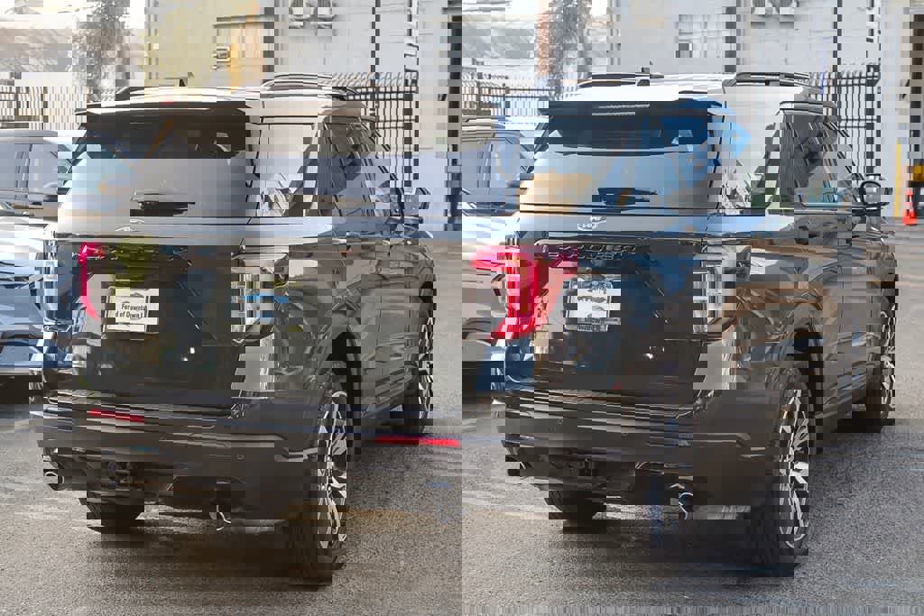 New 2023 Ford Explorer ST-Line w/ Class IV Trailer Tow Package image 6