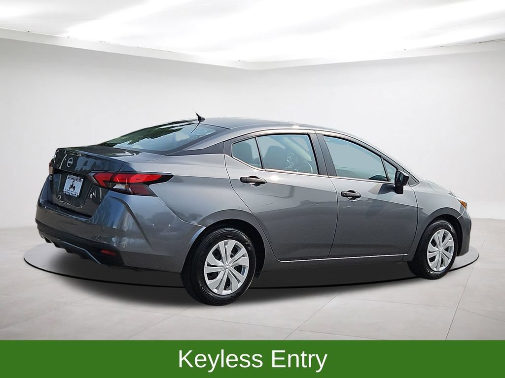 Used 2025 Nissan Versa S FWD image 7
