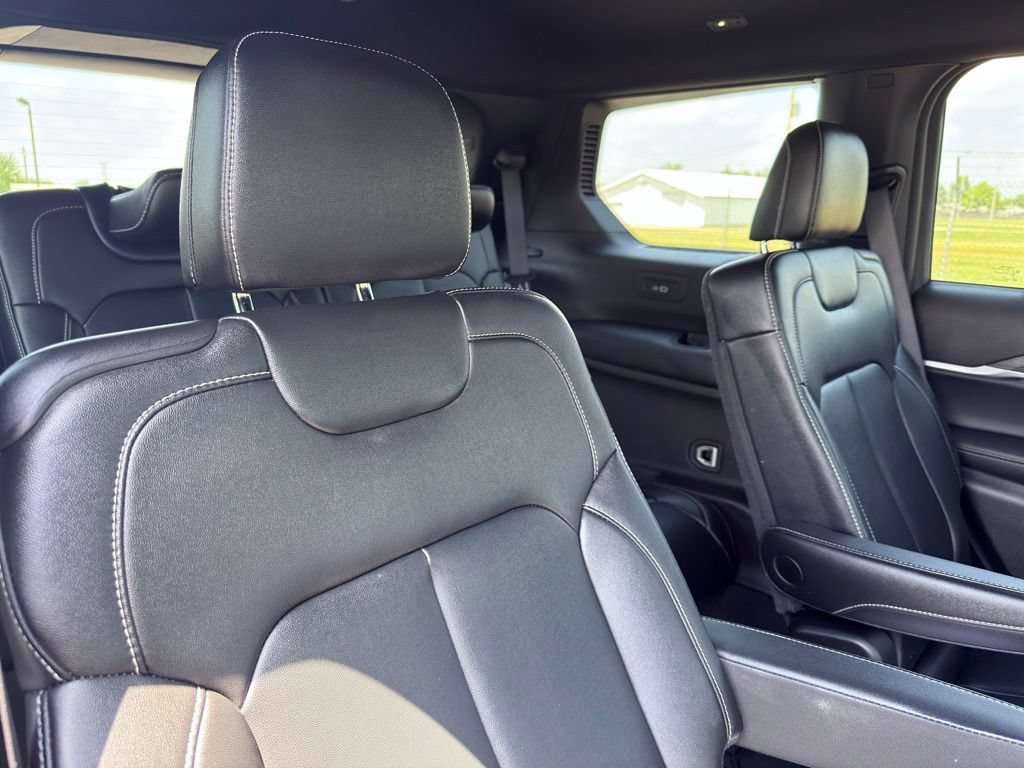 Used 2024 Jeep Grand Cherokee L Limited AWD/4WD image 38