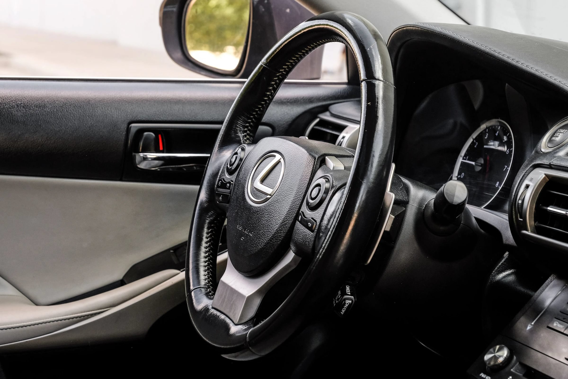 Used 2015 Lexus IS 350 w/ Navigation System Package RWD image 21