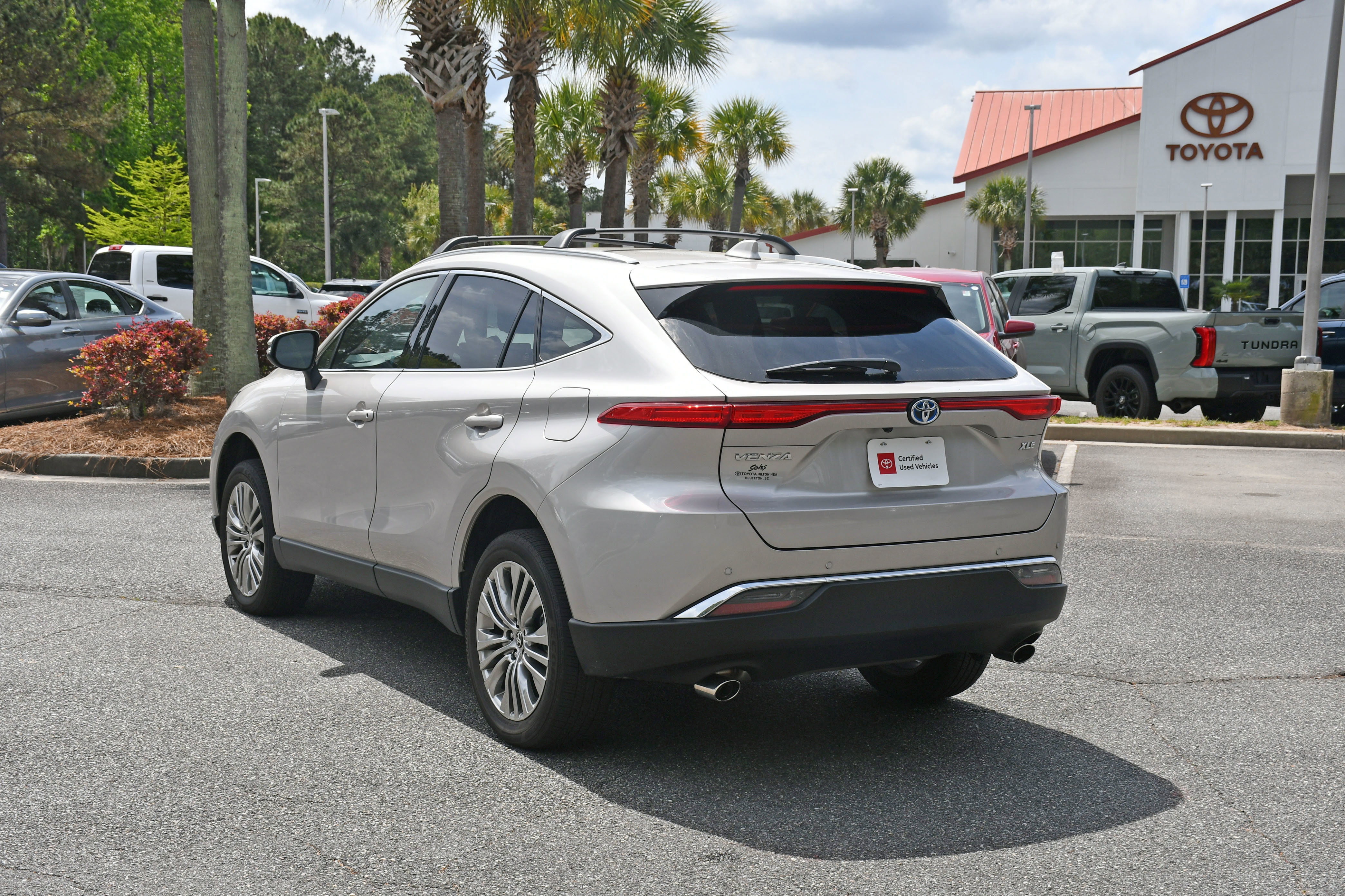 Certified 2023 Toyota Venza XLE AWD/4WD image 3