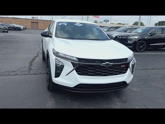 Certified 2024 Chevrolet Trax RS w/ Driver Confidence Package FWD image 3