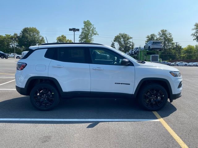 New 2025 Jeep Compass Latitude w/ Sun & Sound Group image 9
