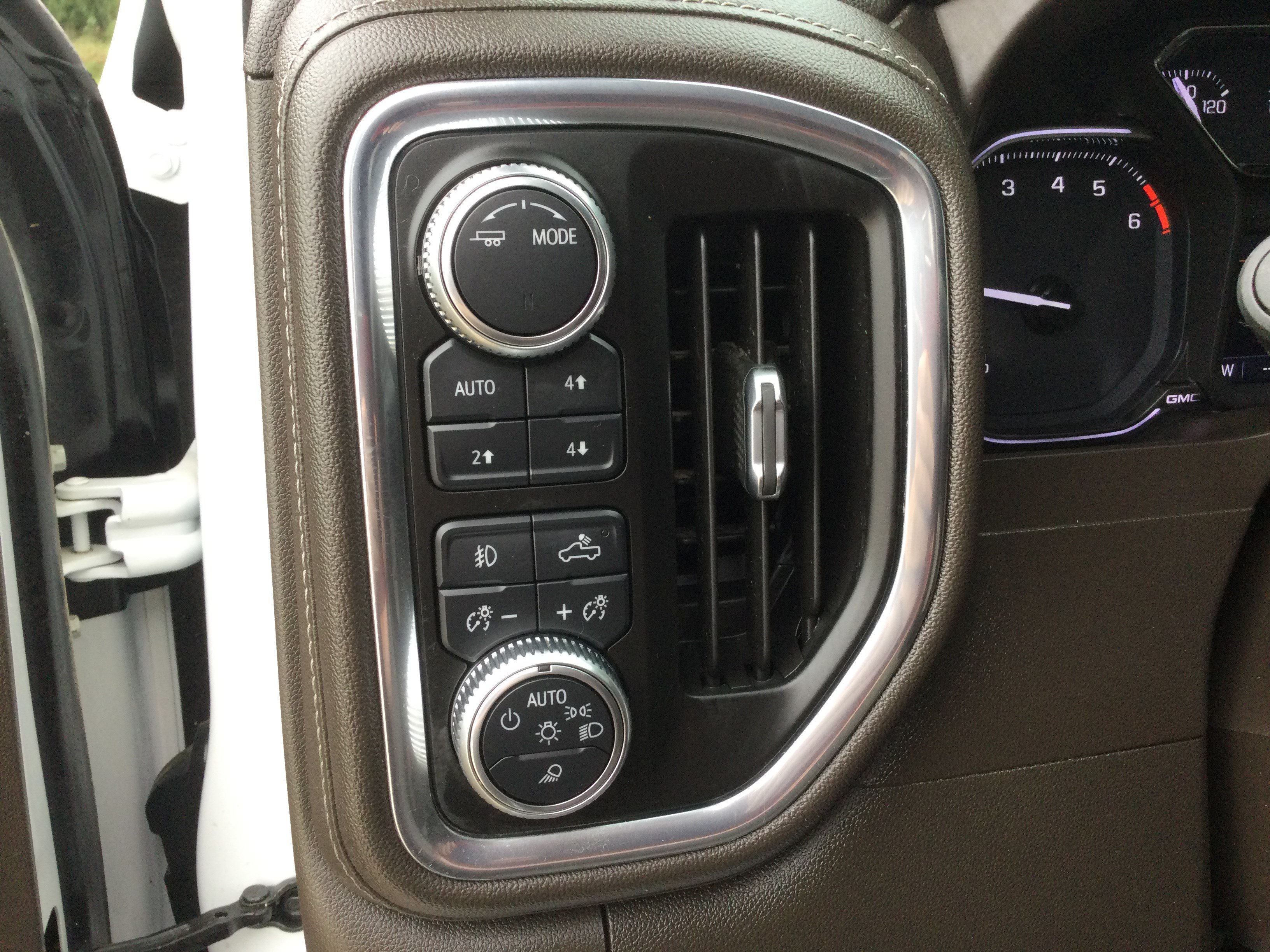 Used 2020 GMC Sierra 1500 SLT w/ SLT Convenience Package AWD/4WD image 14