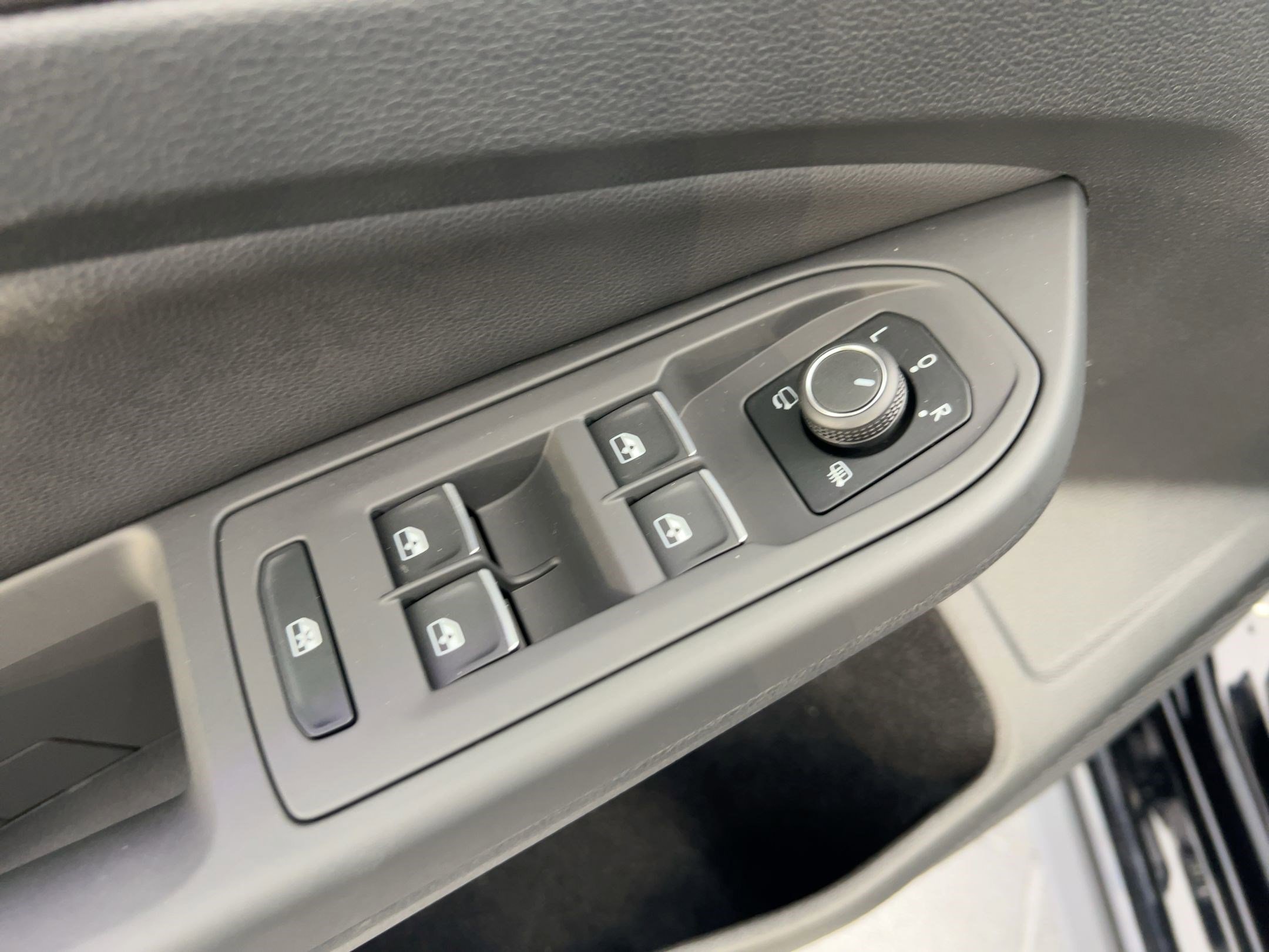 Certified 2024 Volkswagen GTI SE image 13