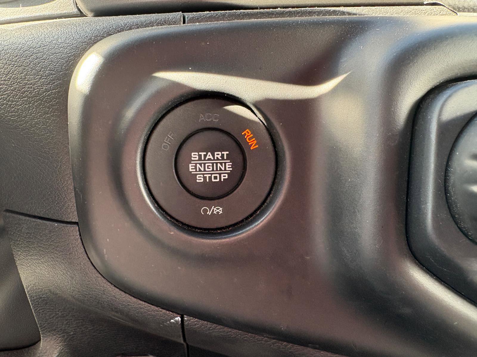 Used 2023 Jeep Wrangler Sport S image 32