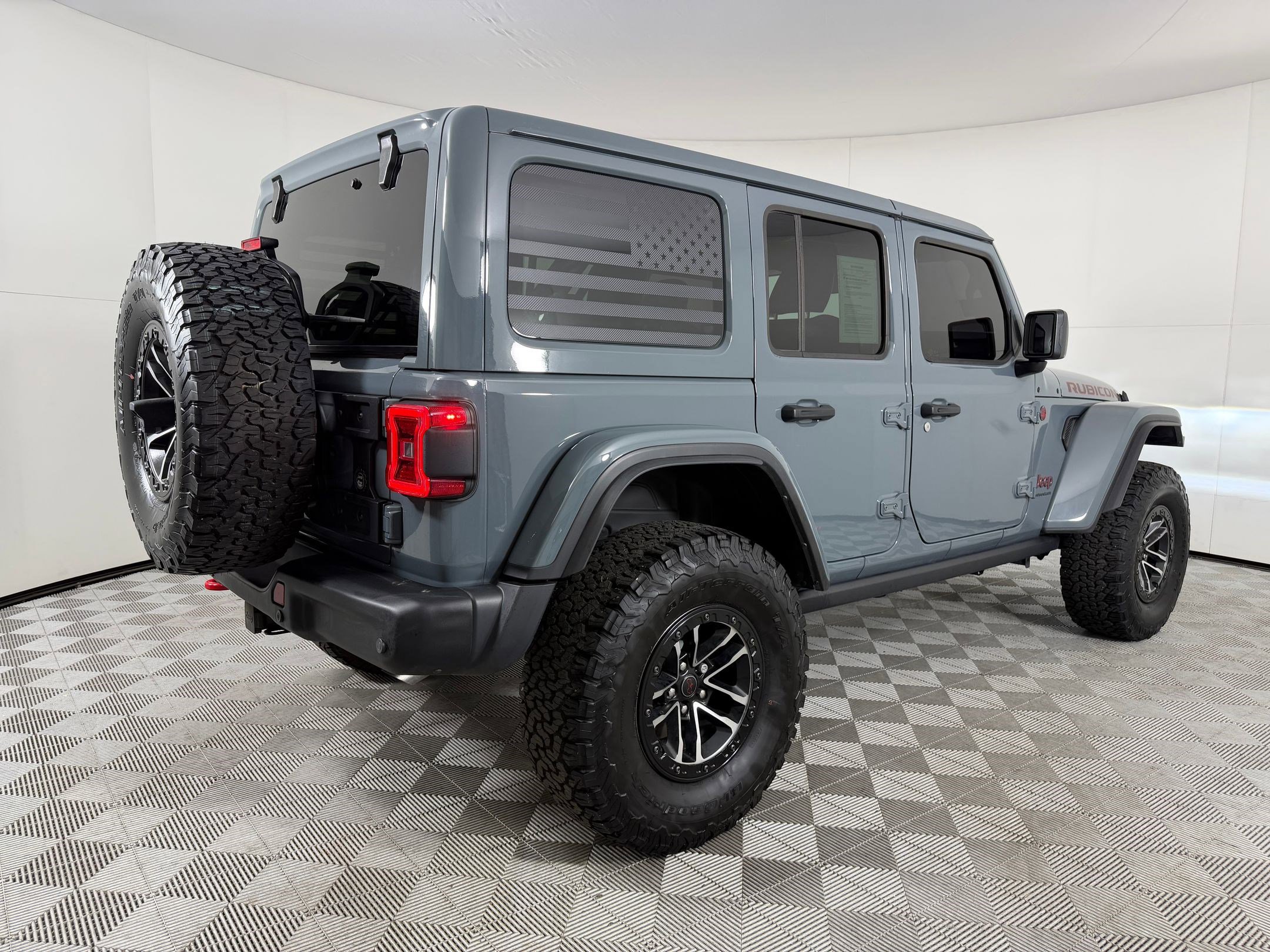 Used 2024 Jeep Wrangler Unlimited Rubicon AWD/4WD image 8