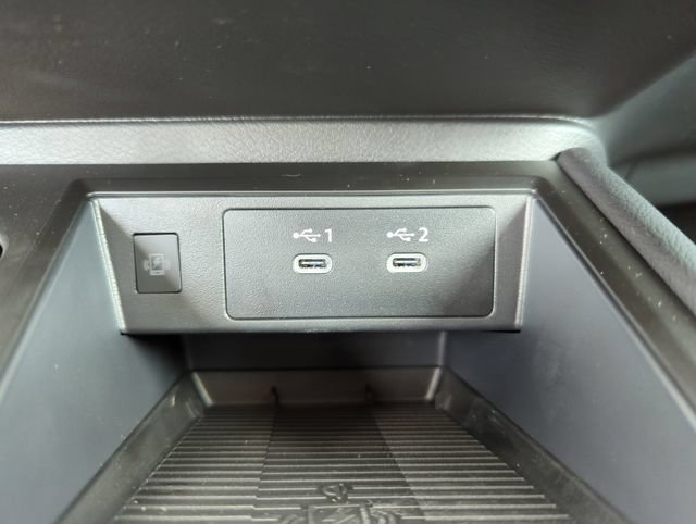 New 2026 Nissan Kicks SR w/ Cold Weather Package FWD image 33