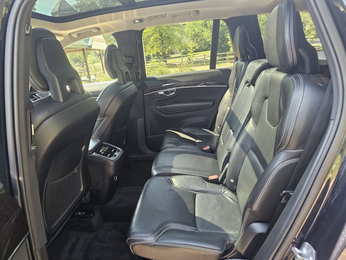 Used 2017 Volvo XC90 T6 Momentum w/ Vision Package AWD/4WD image 27