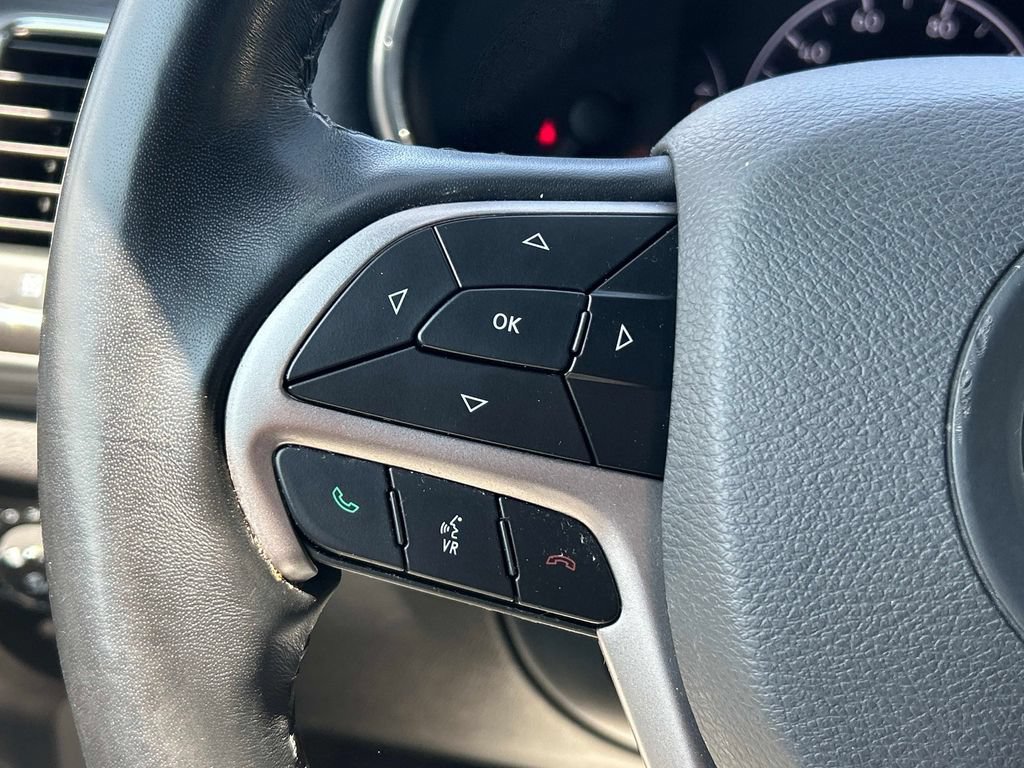 Used 2020 Jeep Grand Cherokee Laredo AWD/4WD image 20
