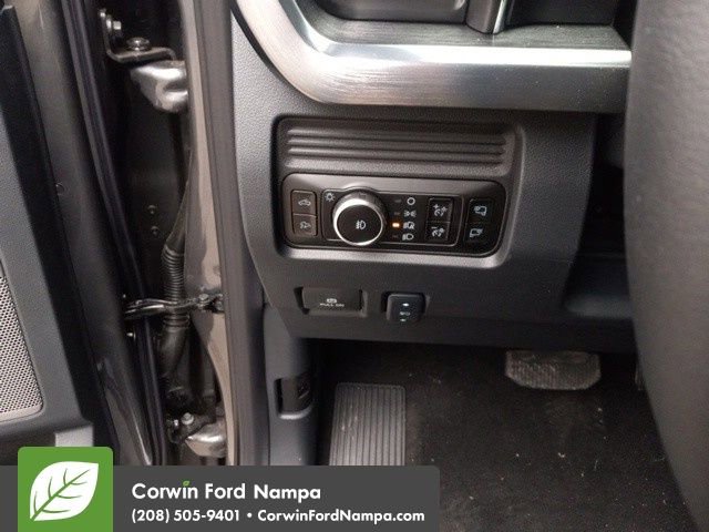 New 2025 Ford F350 Lariat w/ Black Appearance Package image 18