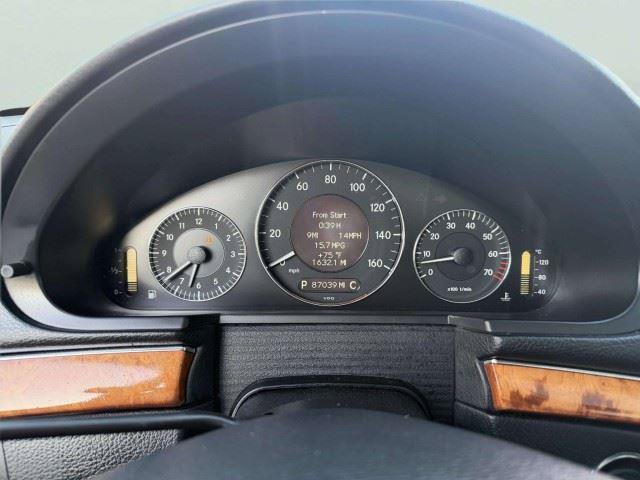 Used 2008 Mercedes-Benz E 350 4MATIC Sedan image 21