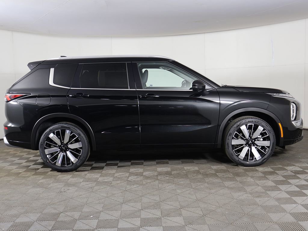 New 2026 Mitsubishi Outlander SEL image 22