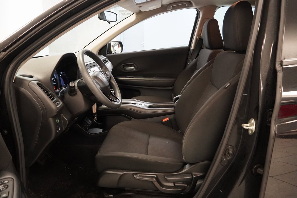 Used 2017 Honda HR-V LX image 5