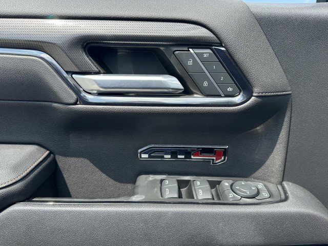 Used 2023 GMC Sierra 1500 AT4 image 17