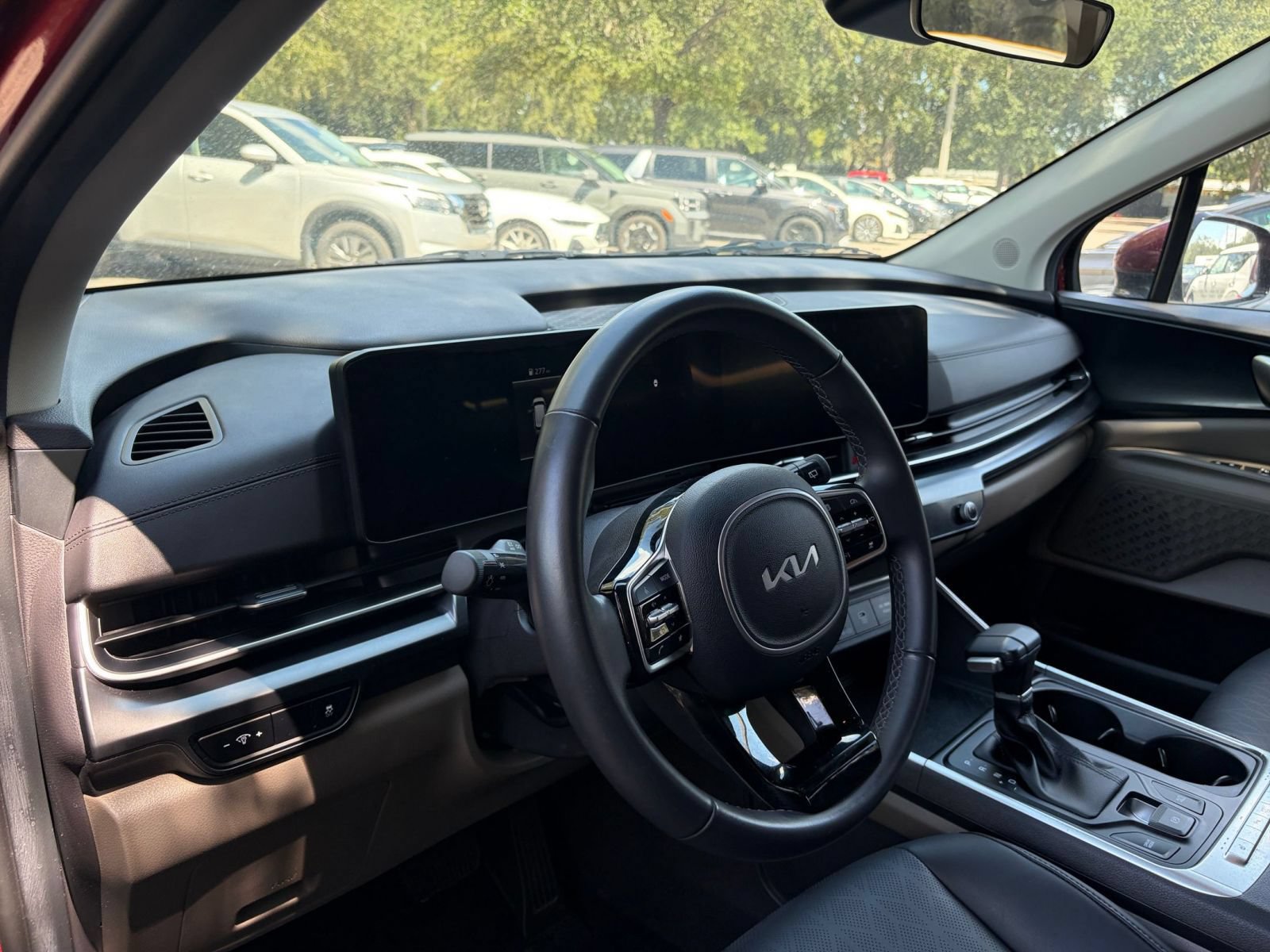 Used 2026 Kia Carnival FWD image 37