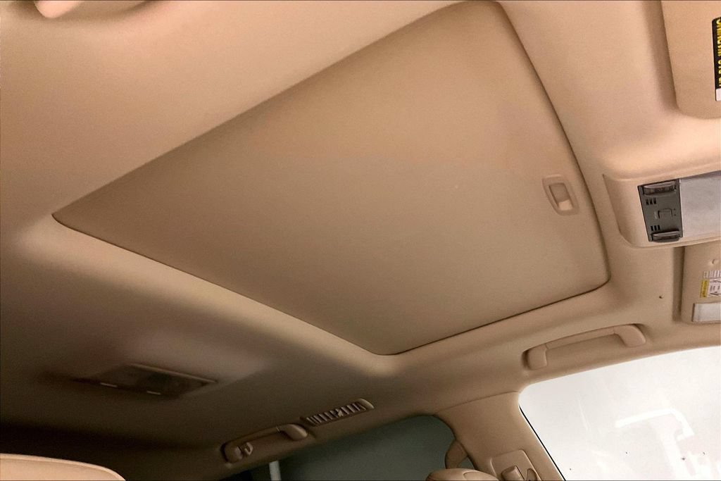 Used 2013 Lexus LX 570 4WD w/ Luxury Pkg image 21