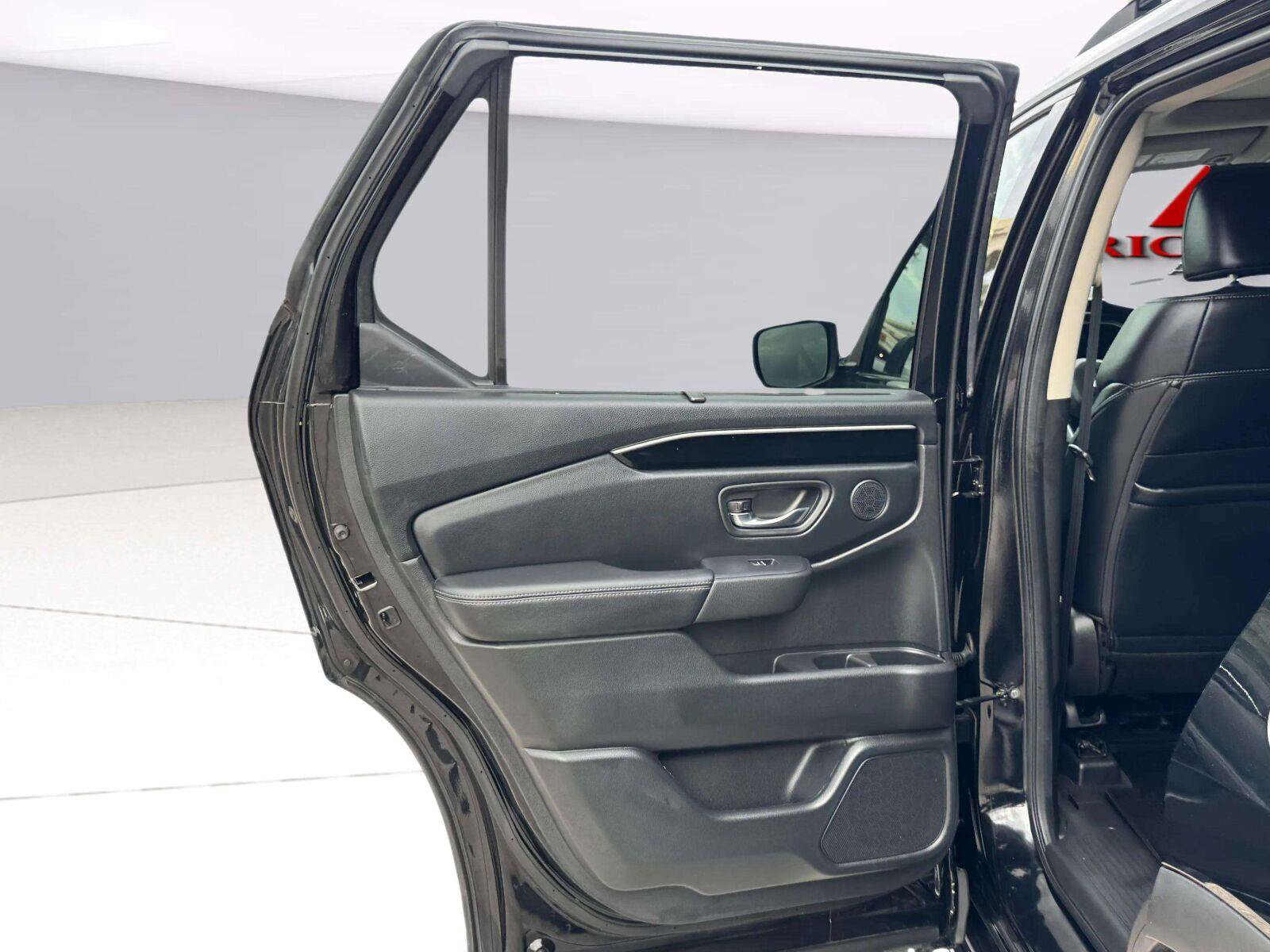 Used 2023 Honda Pilot Touring image 30