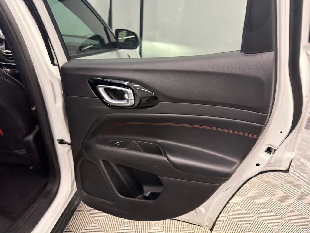 Used 2023 Jeep Compass Trailhawk AWD/4WD image 16
