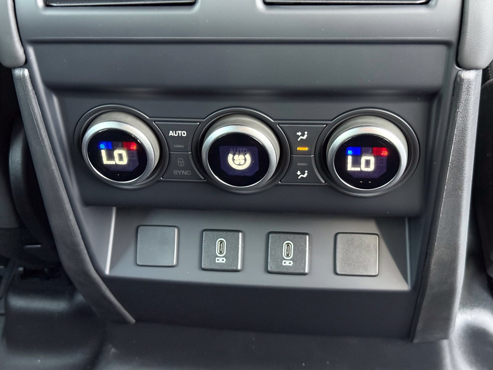 New 2026 Land Rover Defender 110 S AWD/4WD image 17