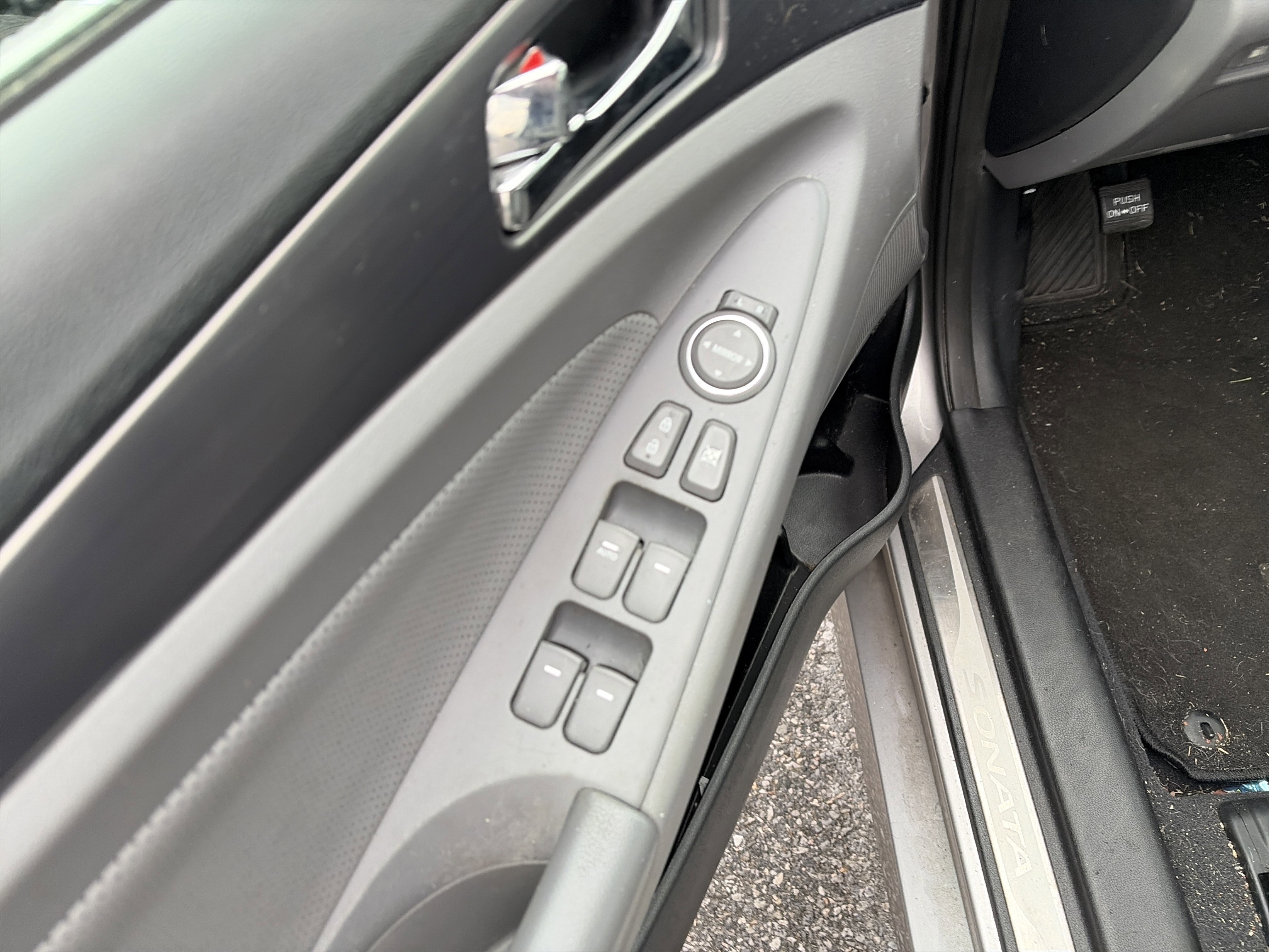 Used 2013 Hyundai Sonata Limited image 10