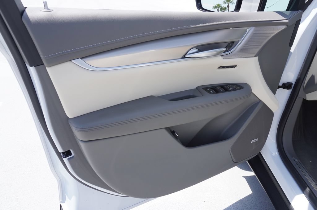 Certified 2024 Cadillac XT5 Premium Luxury w/ Technology Package FWD image 15