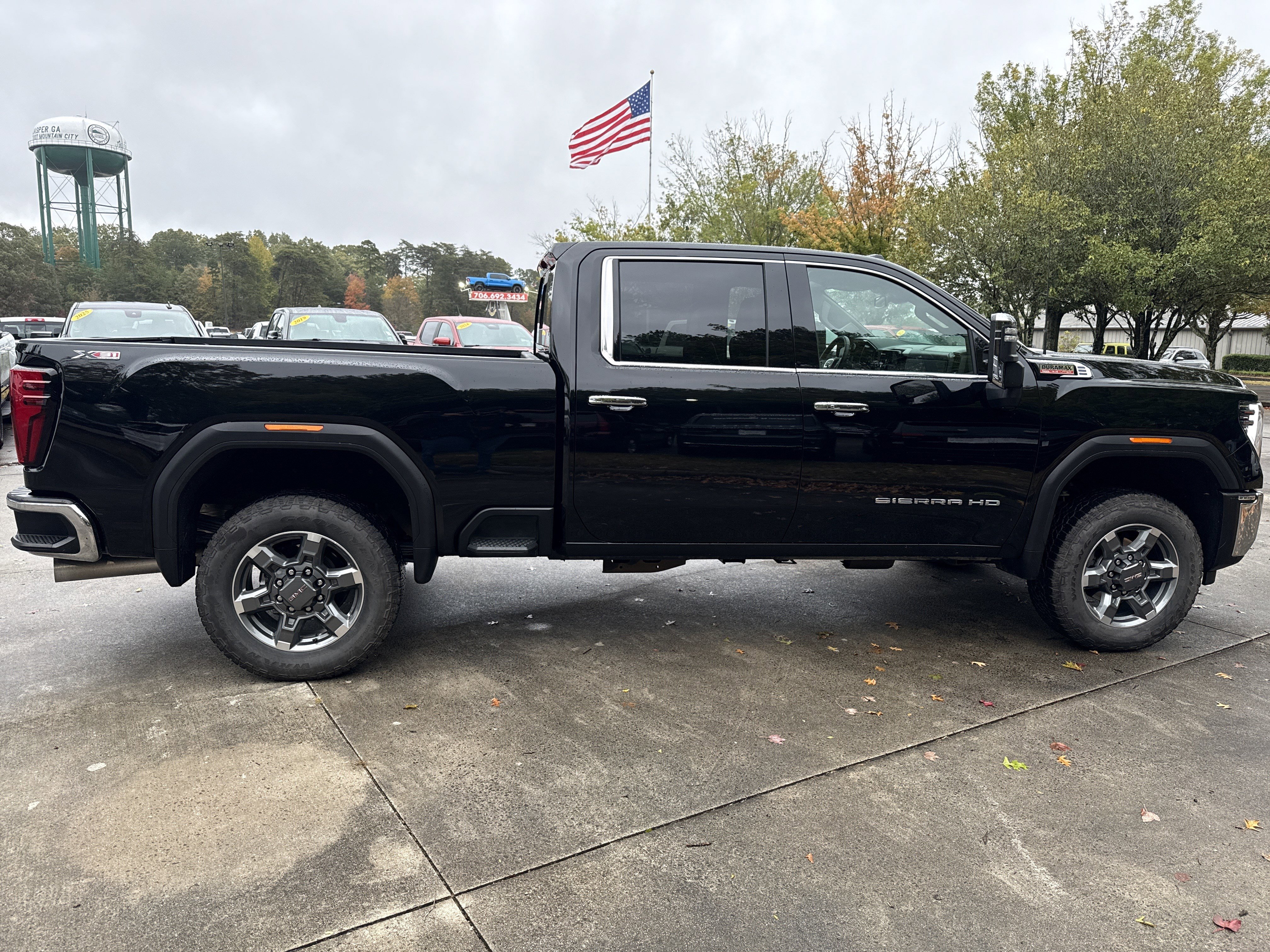 Used 2025 GMC Sierra 2500 SLT image 8