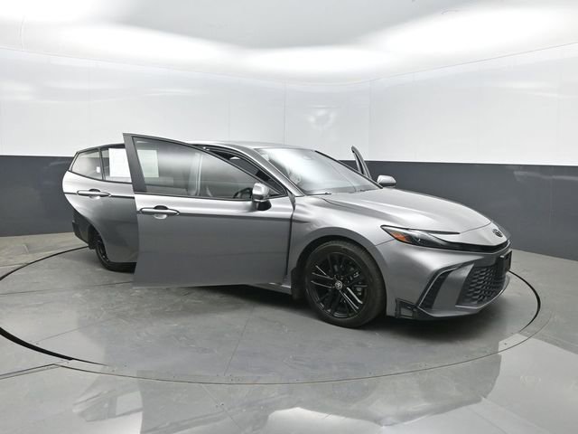 Used 2025 Toyota Camry SE FWD image 40