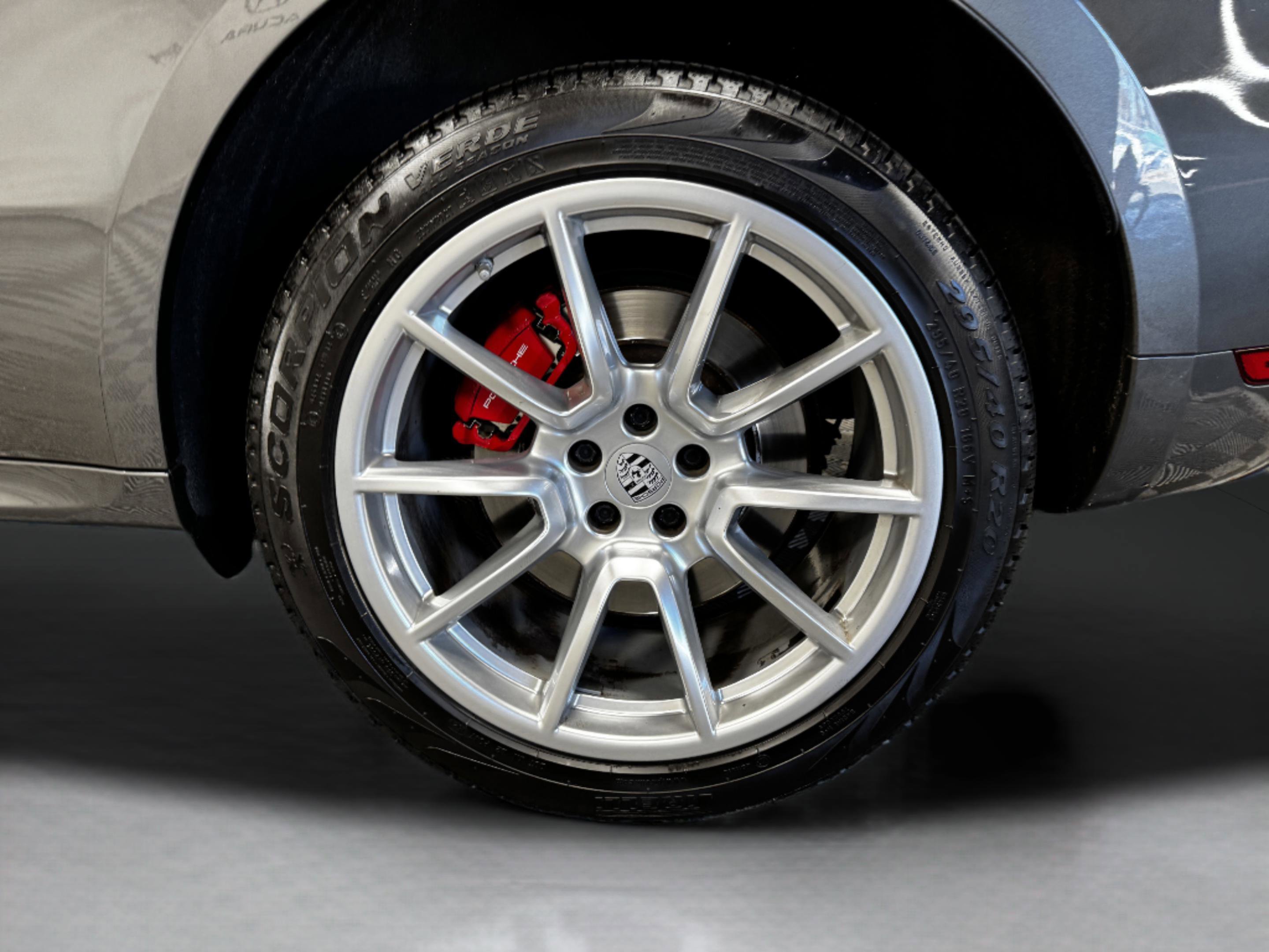 Used 2016 Porsche Macan Turbo image 73