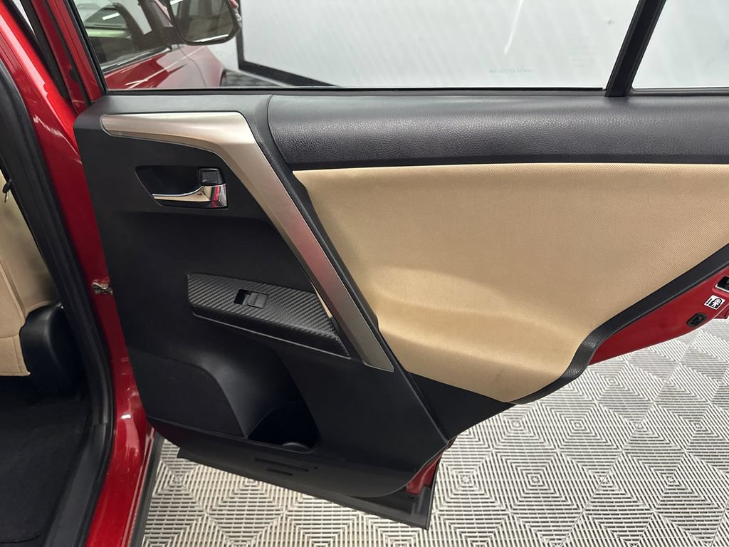 Used 2015 Toyota RAV4 XLE FWD image 16