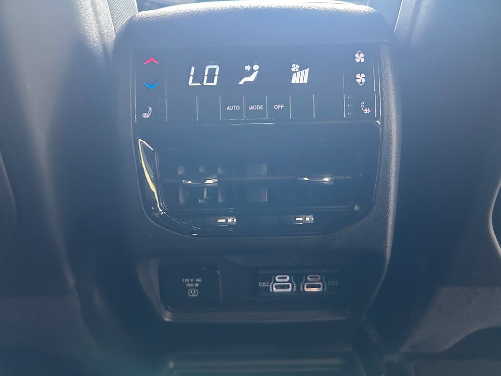 Used 2024 Jeep Grand Cherokee L Limited w/ Black Appearance Package RWD image 28